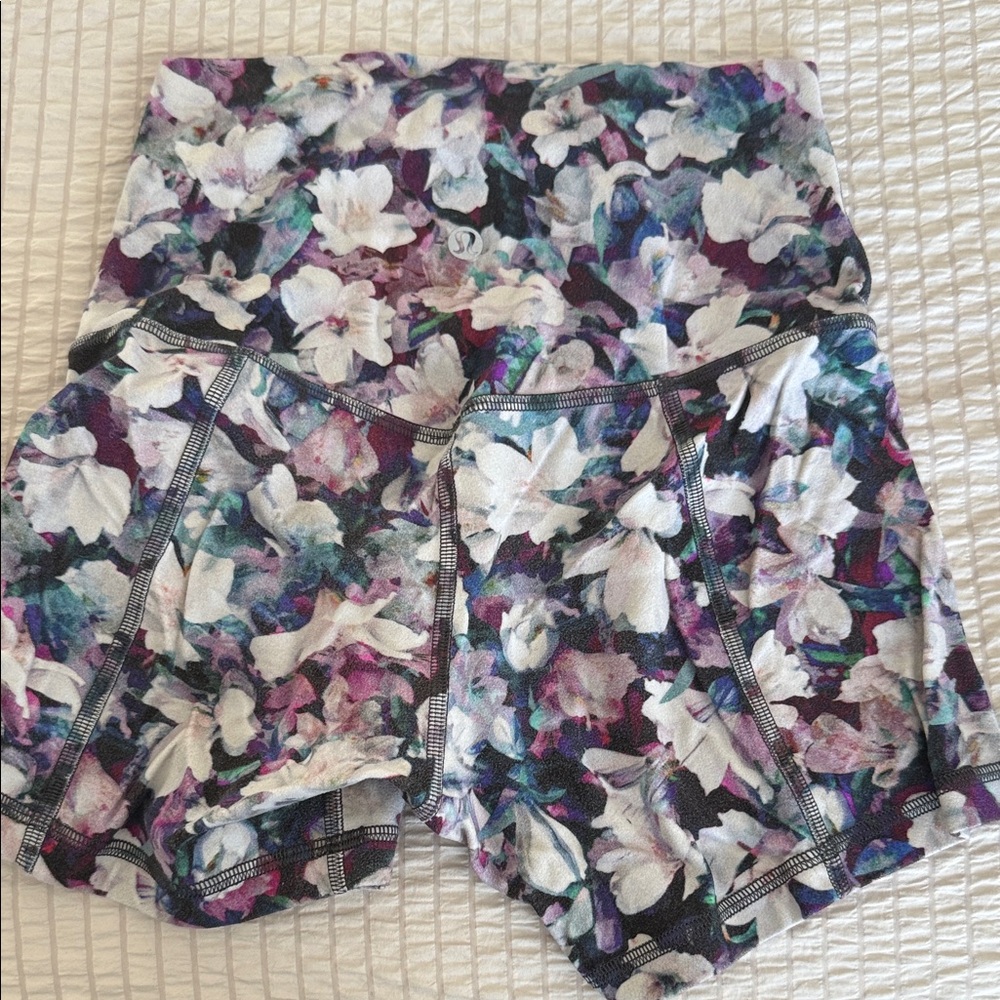 lululemon athletica Floral align shorts 4”